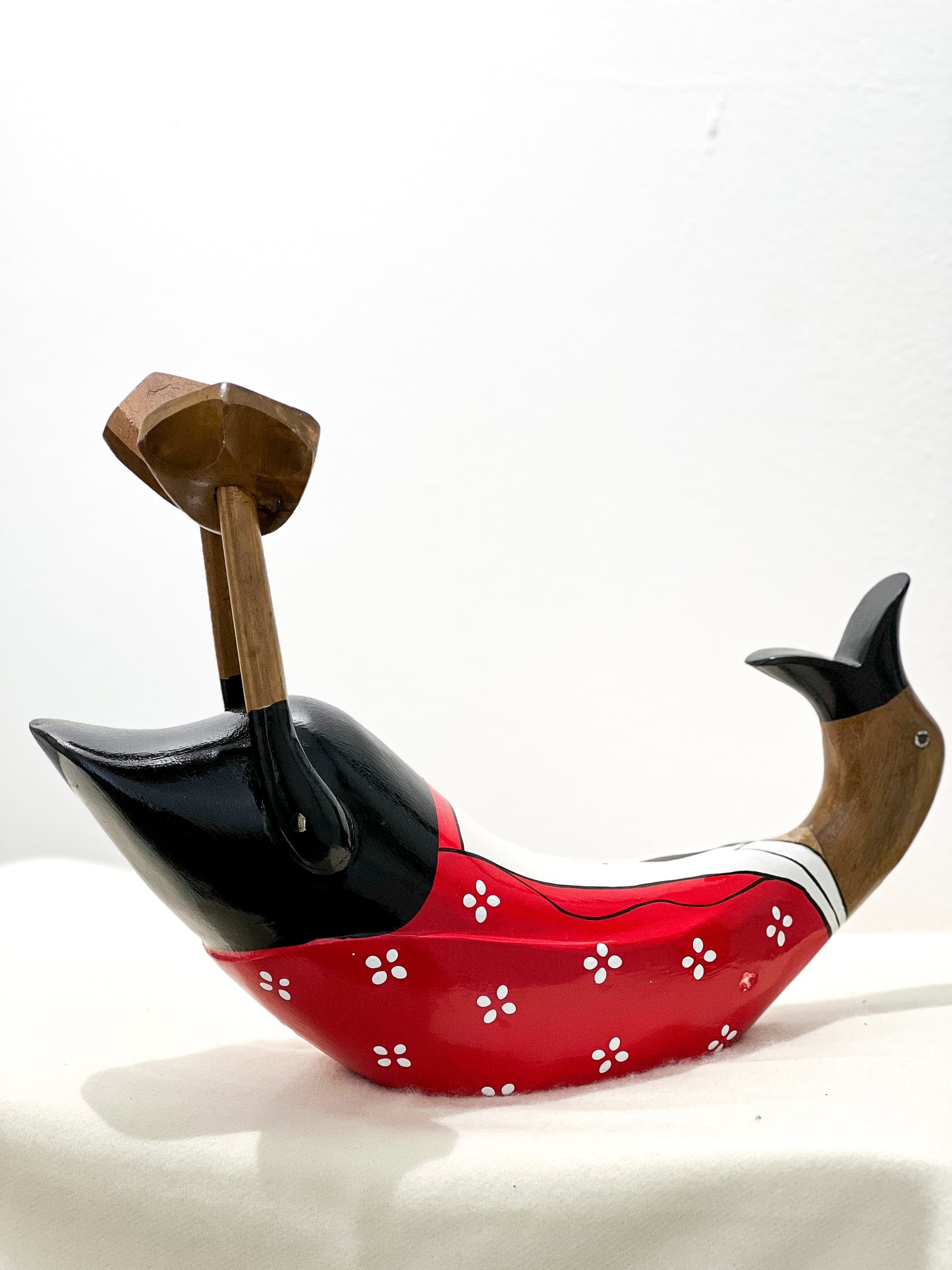 Weinhalter Ente (Roter Anzug)