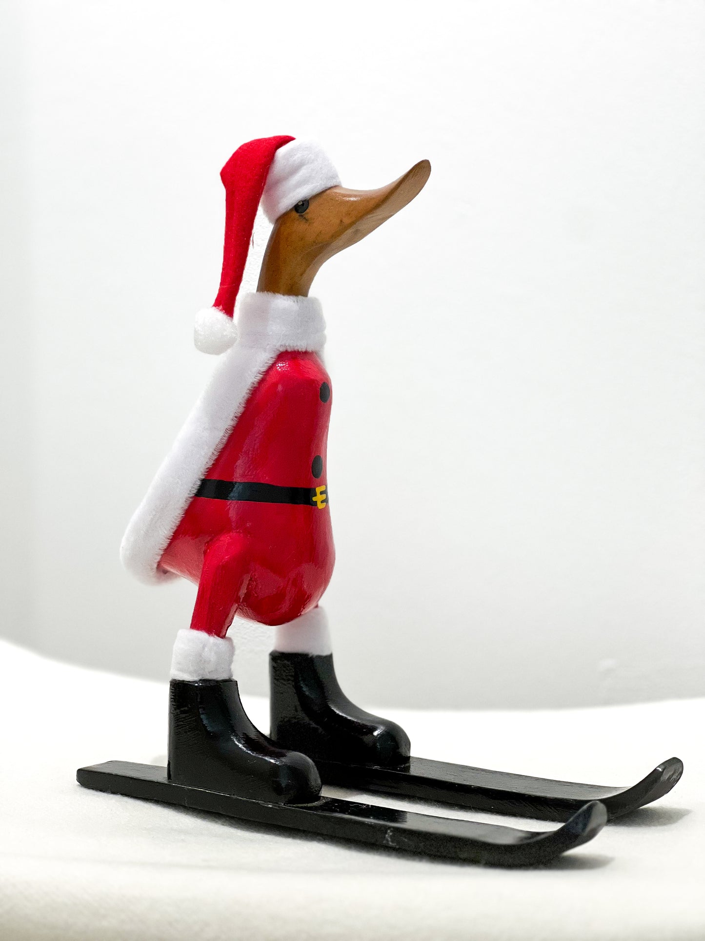 Weihnachtsmann auf Ski