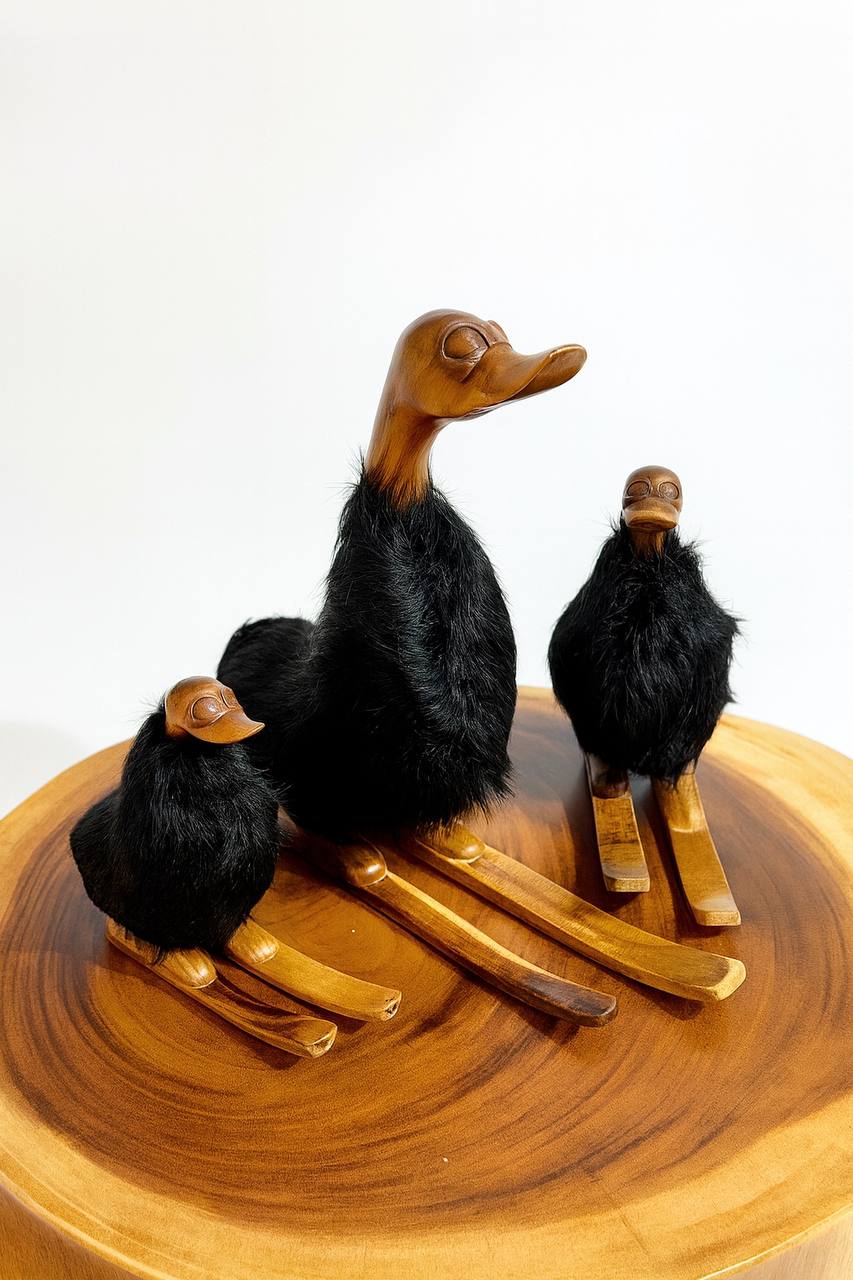 Ente mit Fellmantel (schwarz)