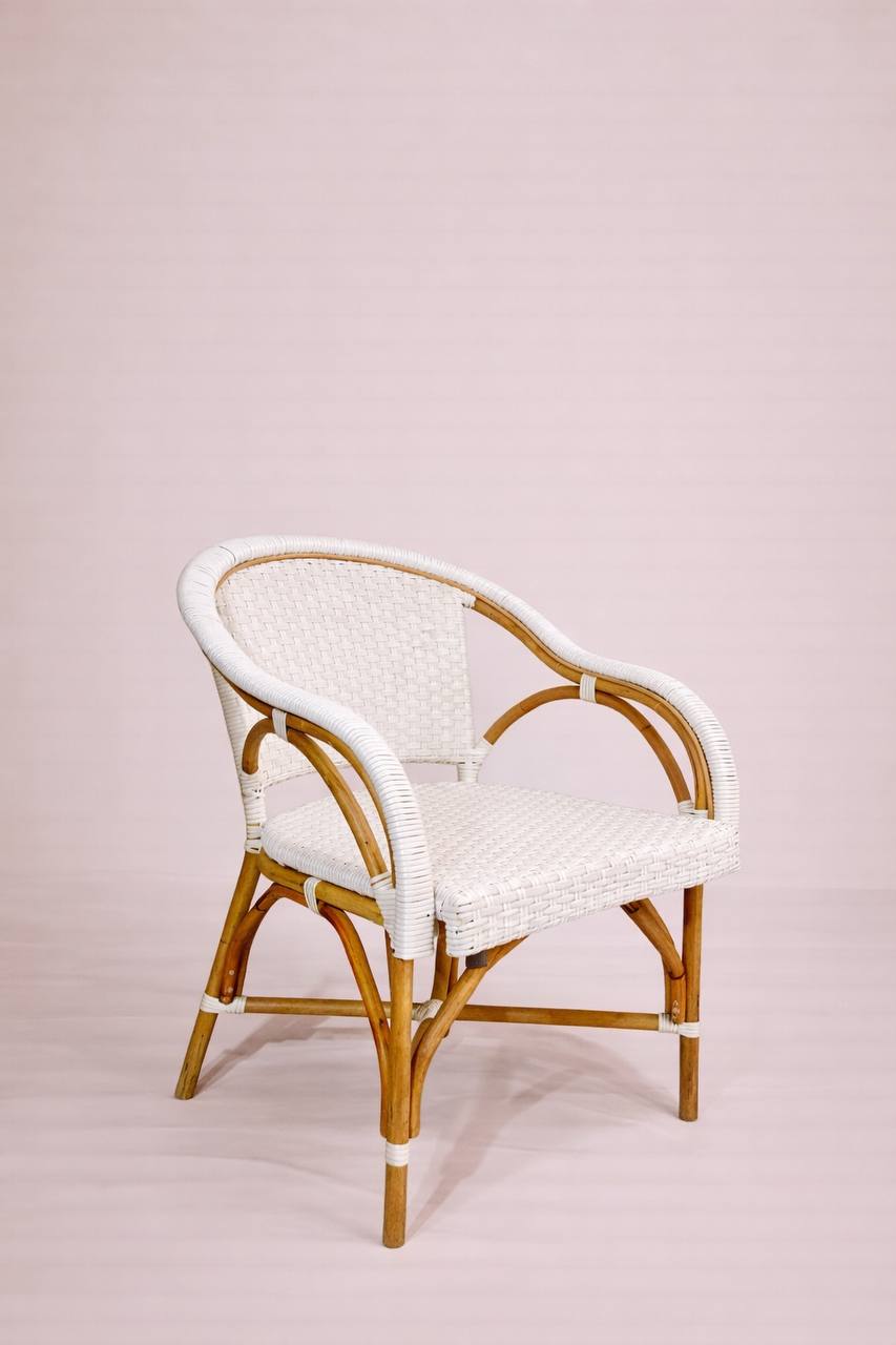 Rattan-Sessel in Weiß mit Naturholzgestell
