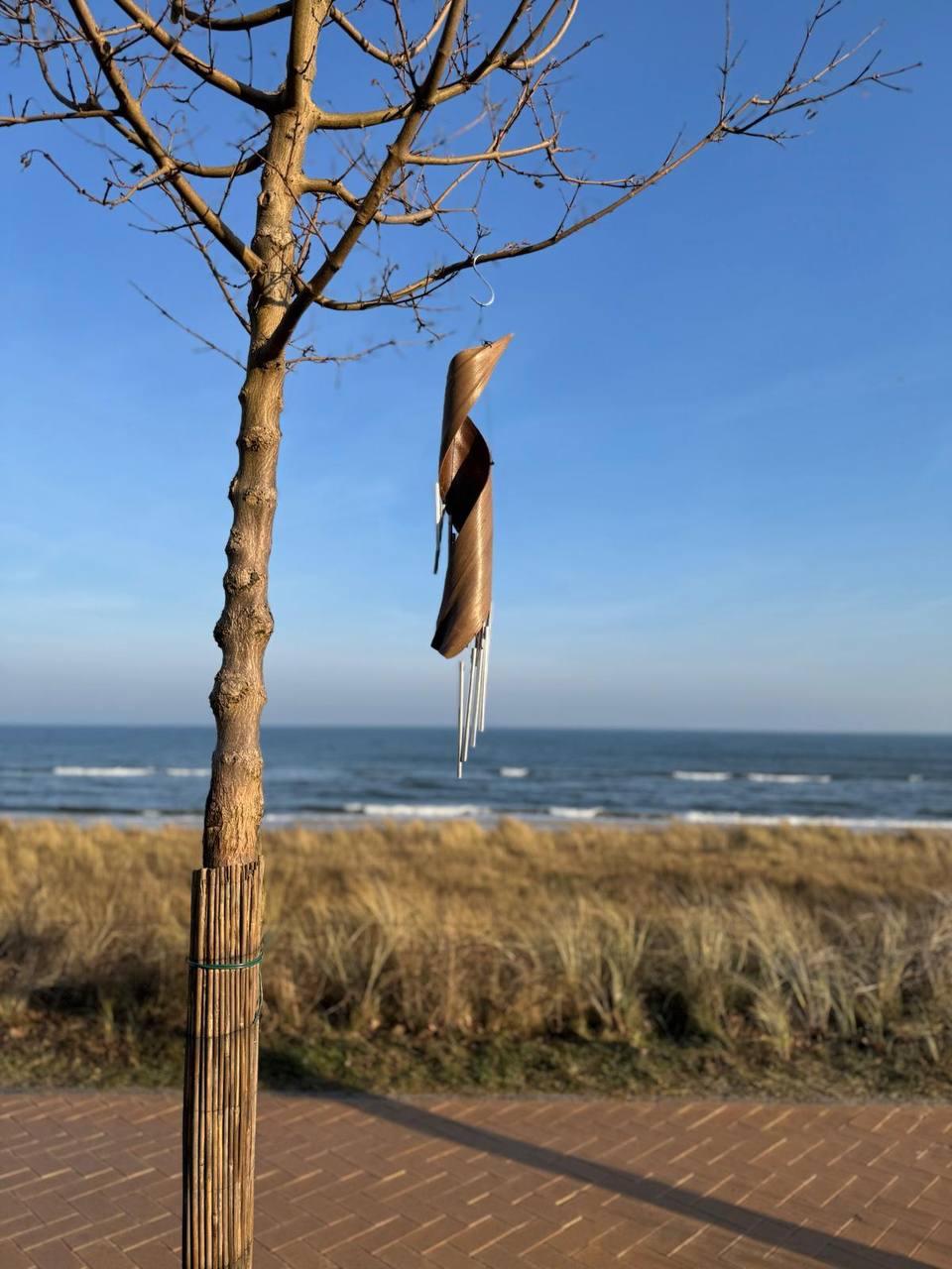 Windspiel aus Palmblättern