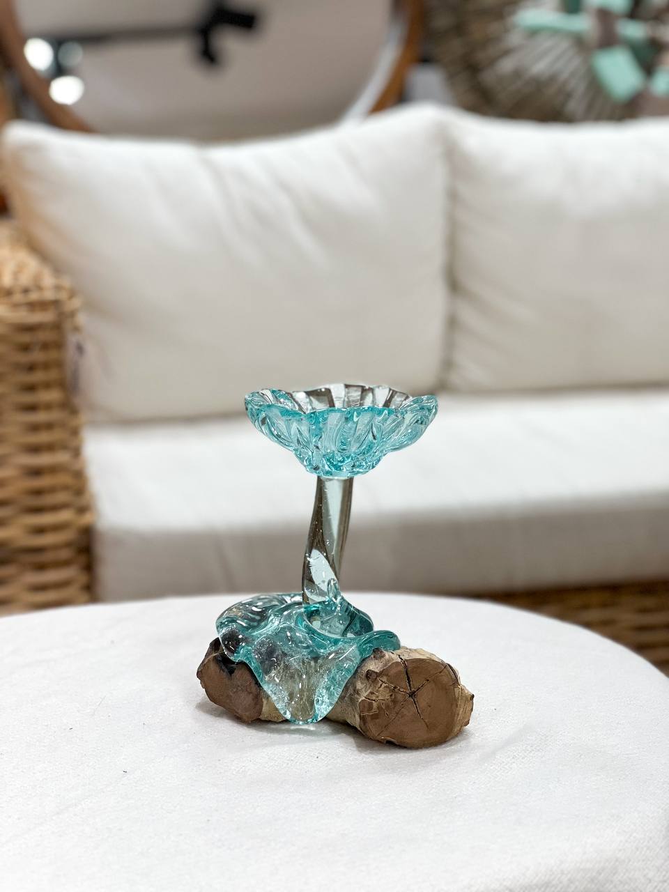 Teelichthalter aus Teakholz und Glas
