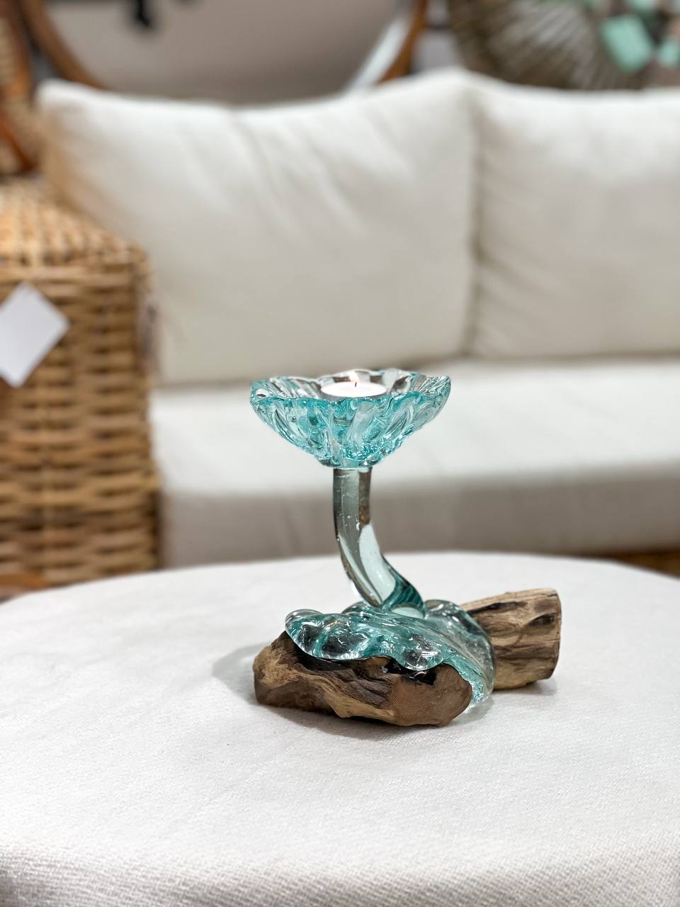 Teelichthalter aus Teakholz und Glas