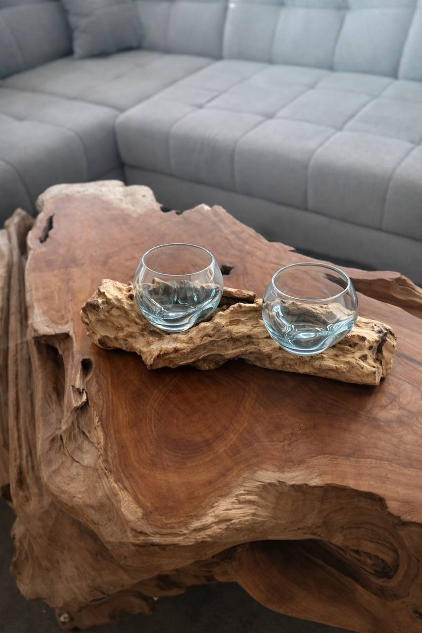 Dekoratives Glas-Set aus Teakholz