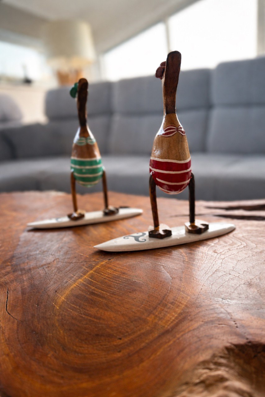 Dekorative Surf-Enten aus Holz