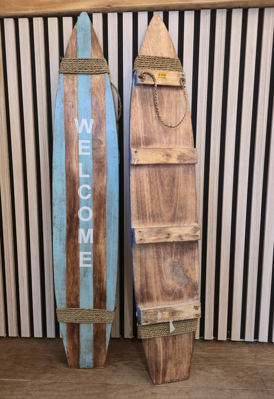 Dekoratives Surfboard aus Holz