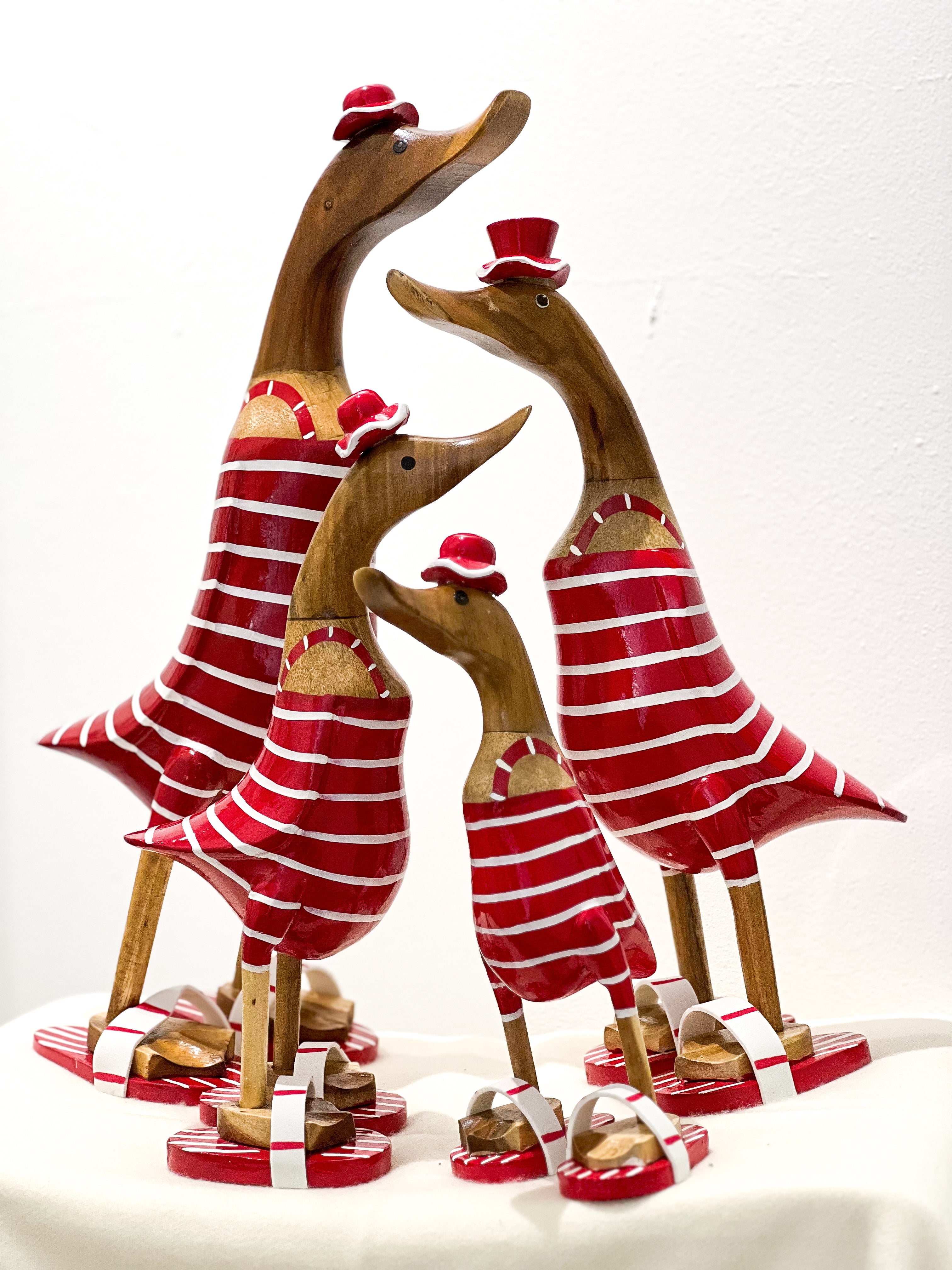 Bade Enten Familie (Rot-Weiß Gestreift in Flip-Flops)