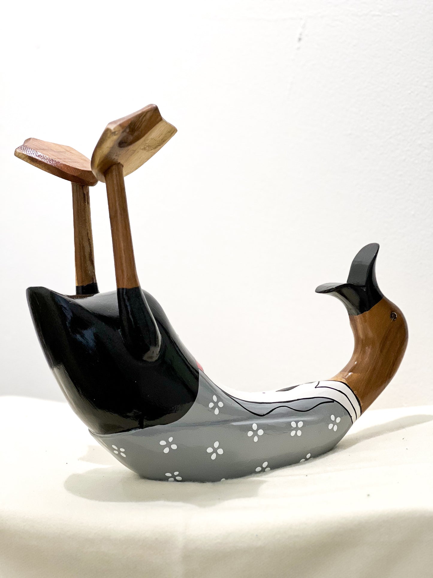 Weinhalter Ente (Grauer Anzug)