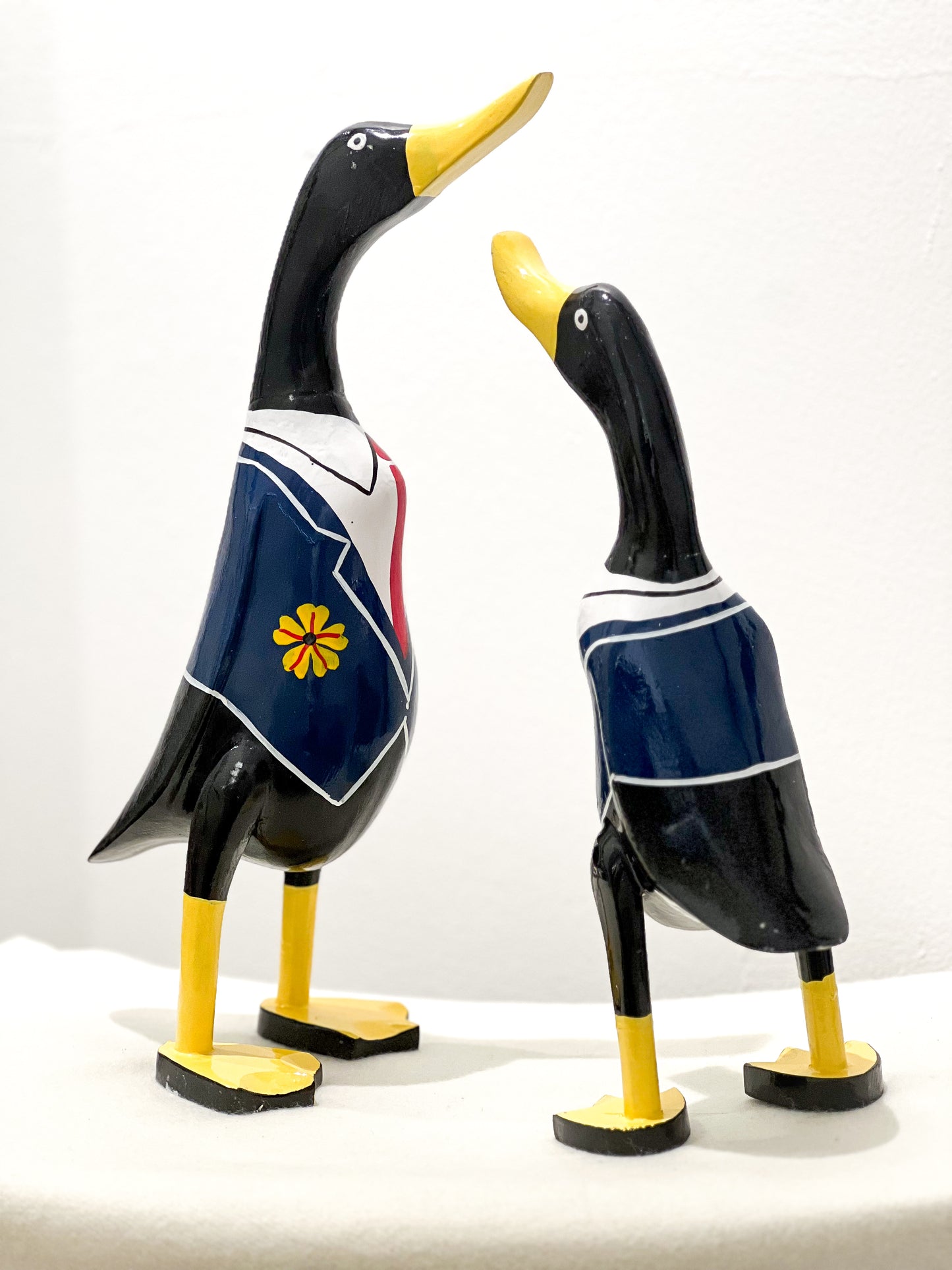 Elegante Enten (Blauer Anzug)