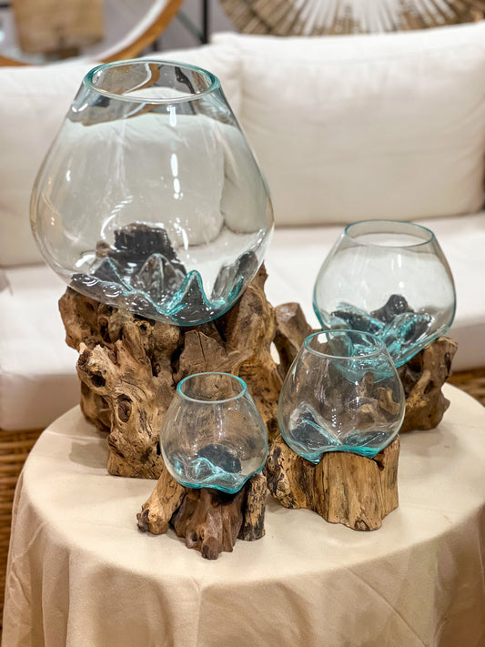 Glasvase mit natürlichem Holz Akzent