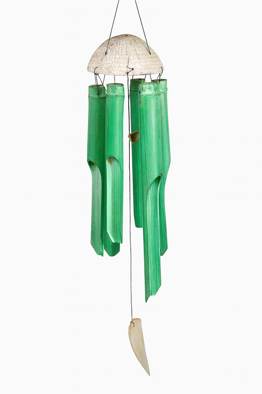 Windspiel aus Bambus und Kokos