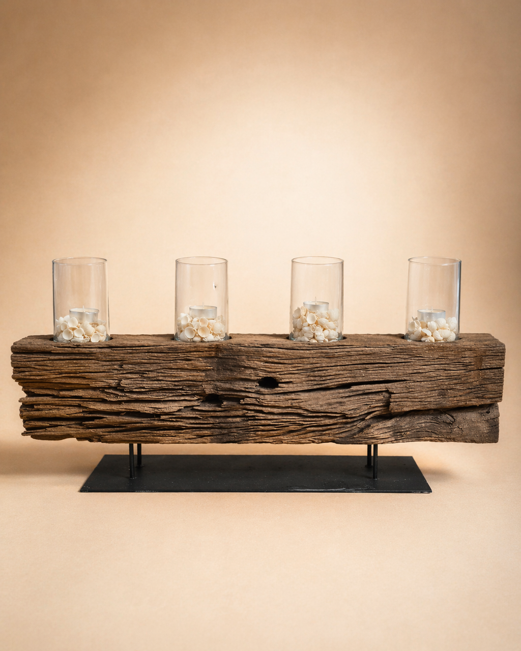Handgefertigter Kerzenhalter aus Teak-Treibholz mit Metallfuß – 4 Teelichthalter