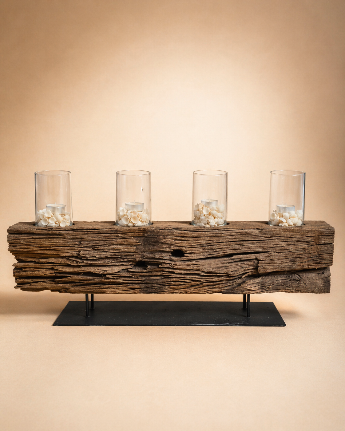 Handgefertigter Kerzenhalter aus Teak-Treibholz mit Metallfuß – 4 Teelichthalter