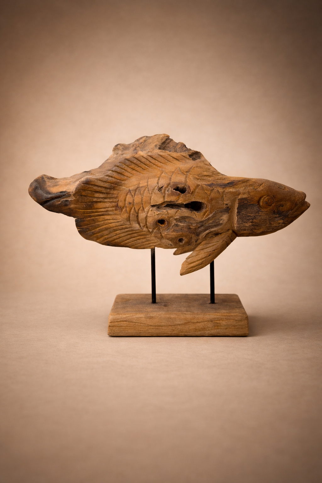 Fisch Figur aus Teakholz