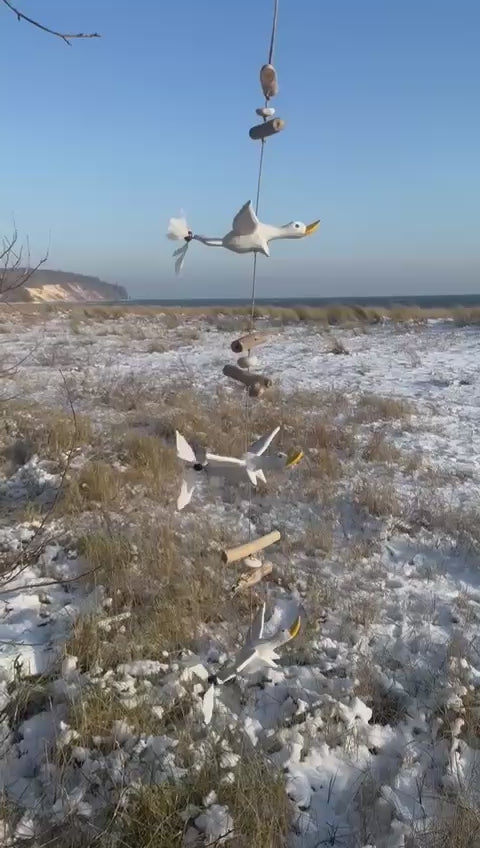 Windspiel aus Treibholz (Schwan)