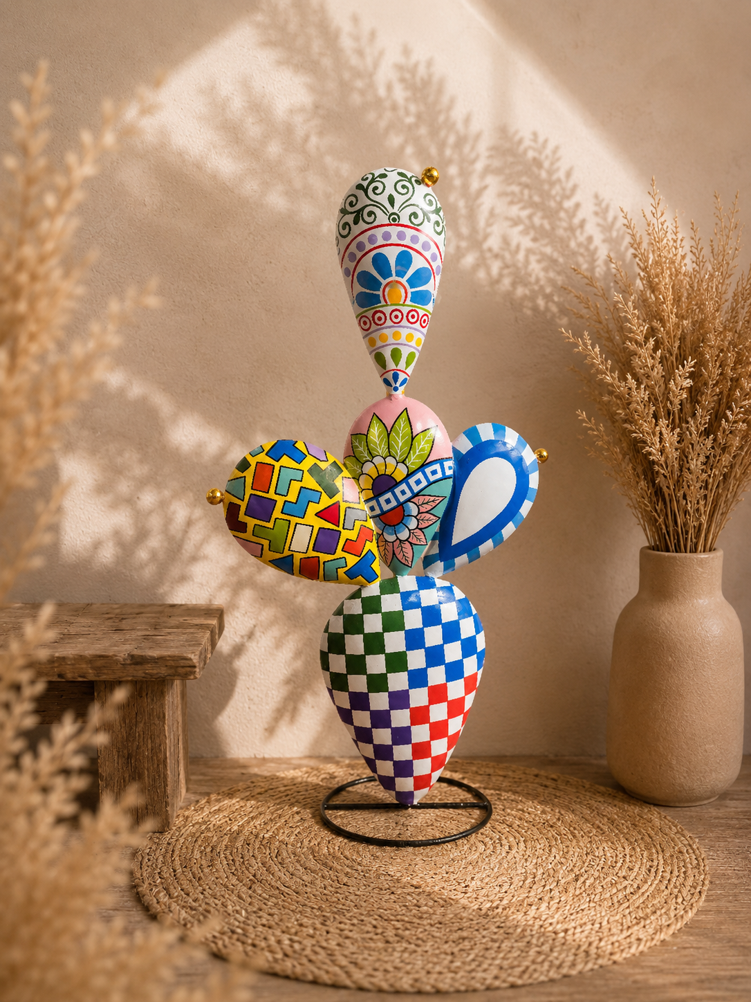 Dekofigur aus Metall mit fantasievollem, handbemaltem Design | 78 cm